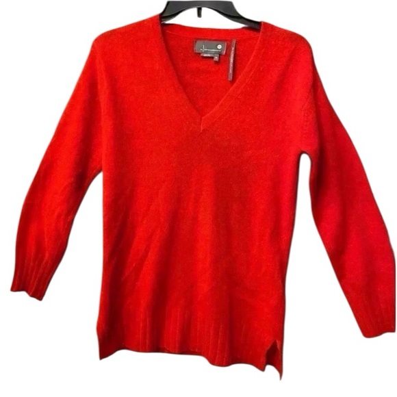 Anthropologie Sweaters - Anthropologie Women's Sweater Pullover 100% cashmere Red V-neck sweater  XS-S